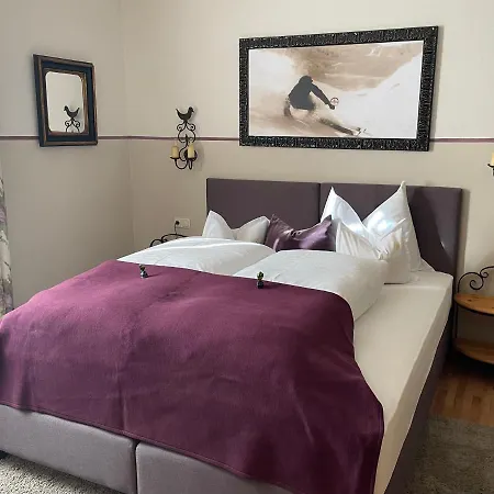 Brunnenhof Apartment *