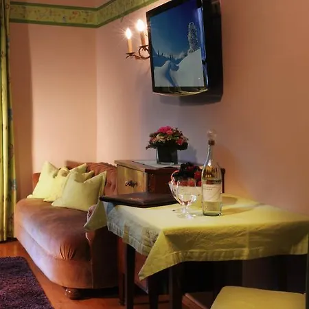 Brunnenhof Apartment *